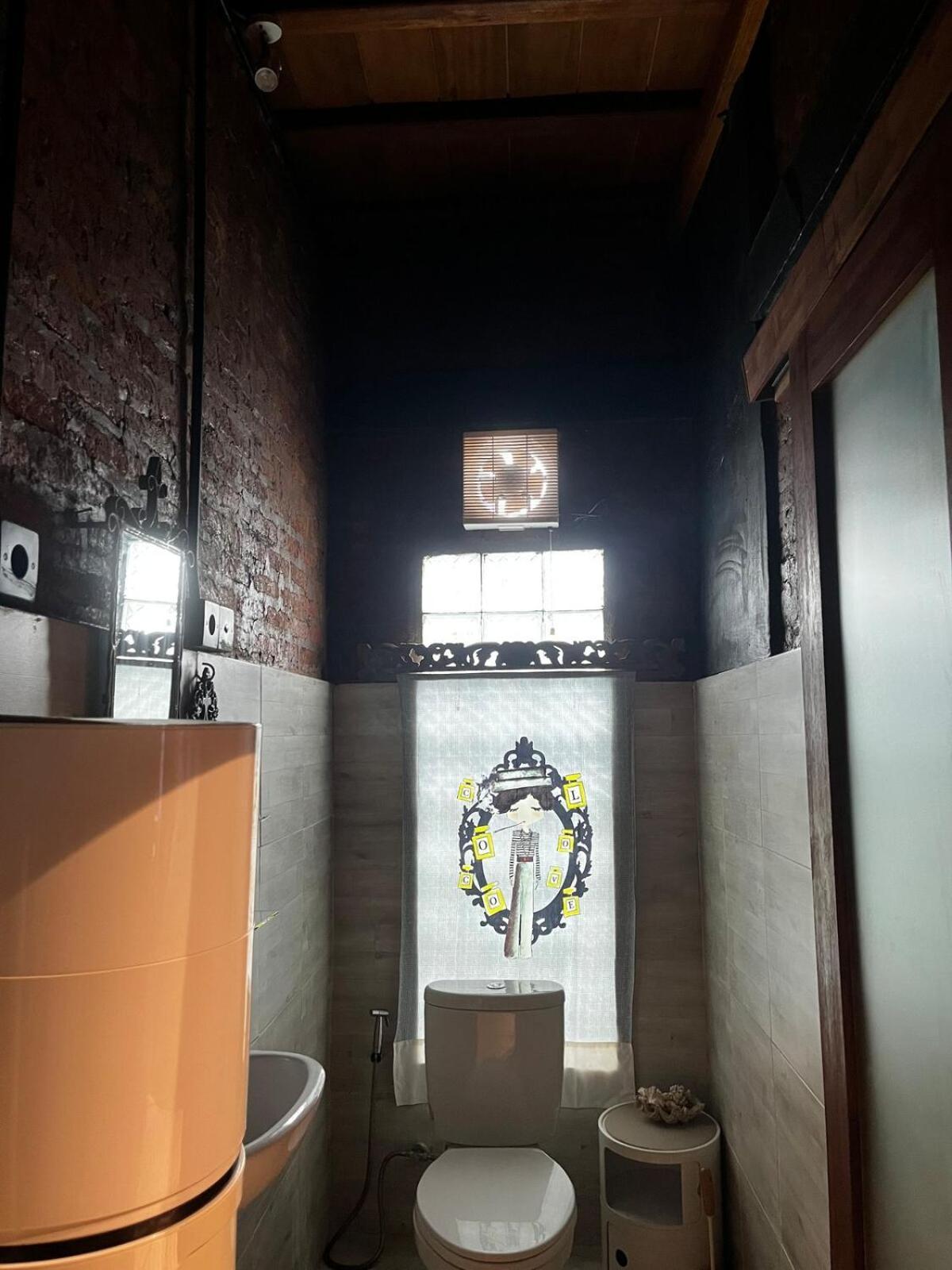 1 Bedroom Cozy In Center Of Apartemen *