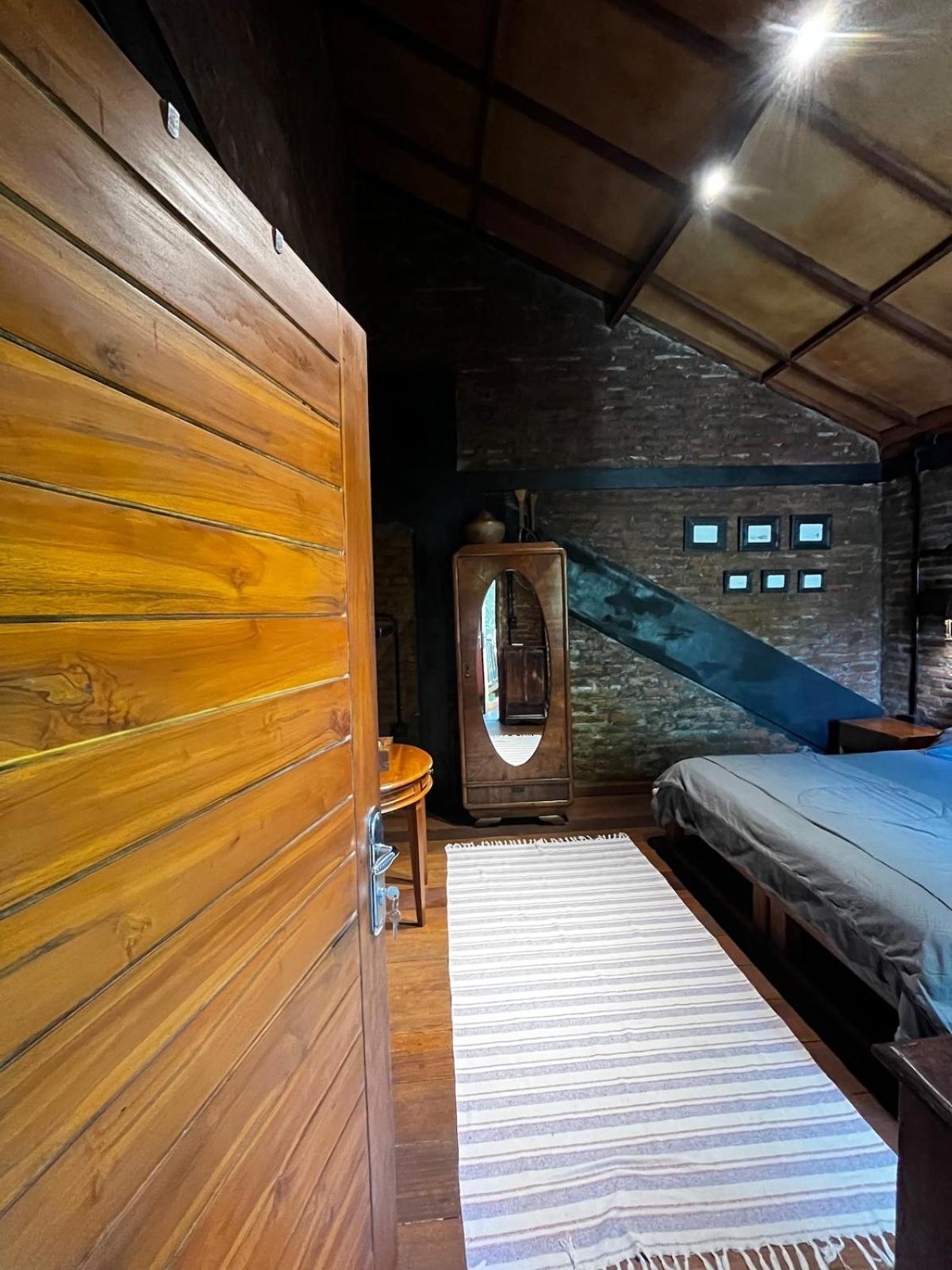 1 Bedroom Cozy In Center Of
